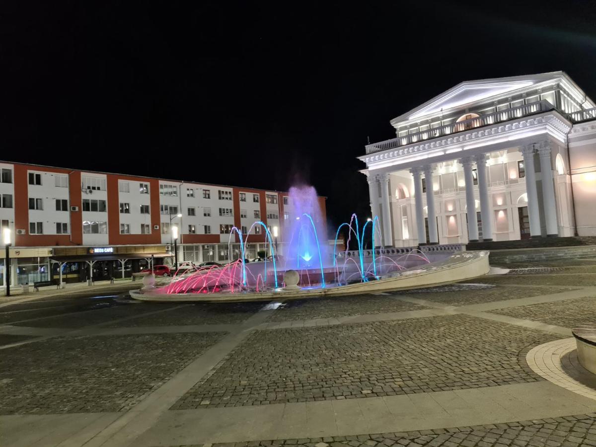 Апартаменти Apartament Ultra Central 1 Хунедоара Екстер'єр фото