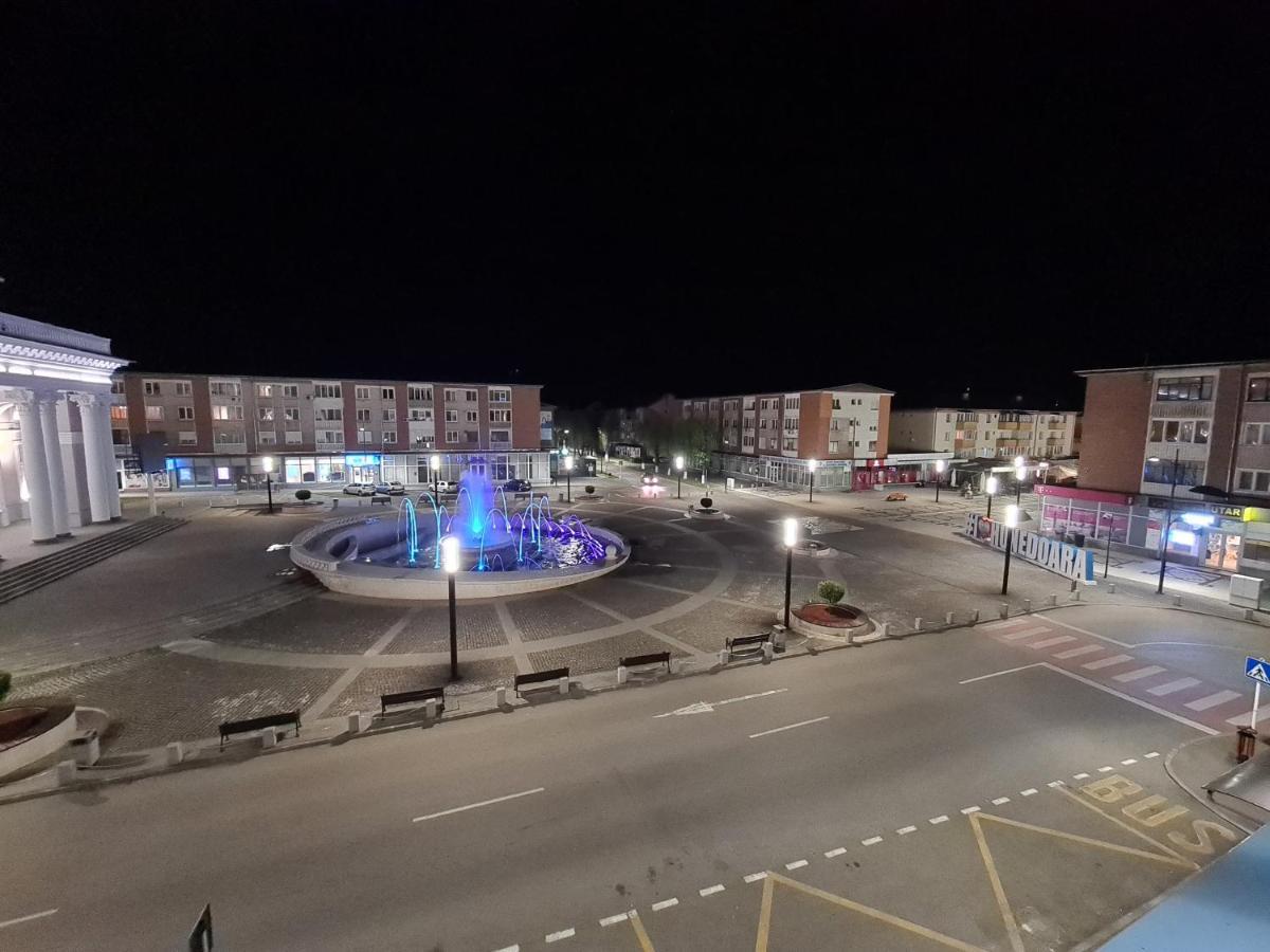 Апартаменти Apartament Ultra Central 1 Хунедоара Екстер'єр фото