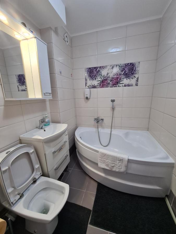 Апартаменти Apartament Ultra Central 1 Хунедоара Екстер'єр фото